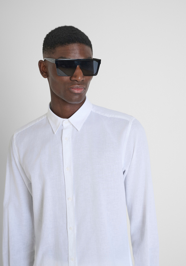 CHEMISE CINTRÉE « ALICANTE » EN COTON MÉLANGÉ À DU LIN AVEC LOGO BRODÉ - Antony Morato Online Shop