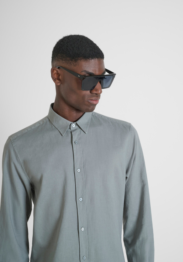 CAMISA SLIM FIT «ALICANTE» EN MEZCLA DE ALGODÓN Y LINO CON LOGOTIPO BORDADO - Antony Morato Online Shop