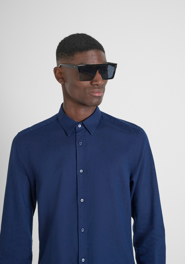 CAMISA SLIM FIT «ALICANTE» EN MEZCLA DE ALGODÓN Y LINO CON LOGOTIPO BORDADO - Antony Morato Online Shop