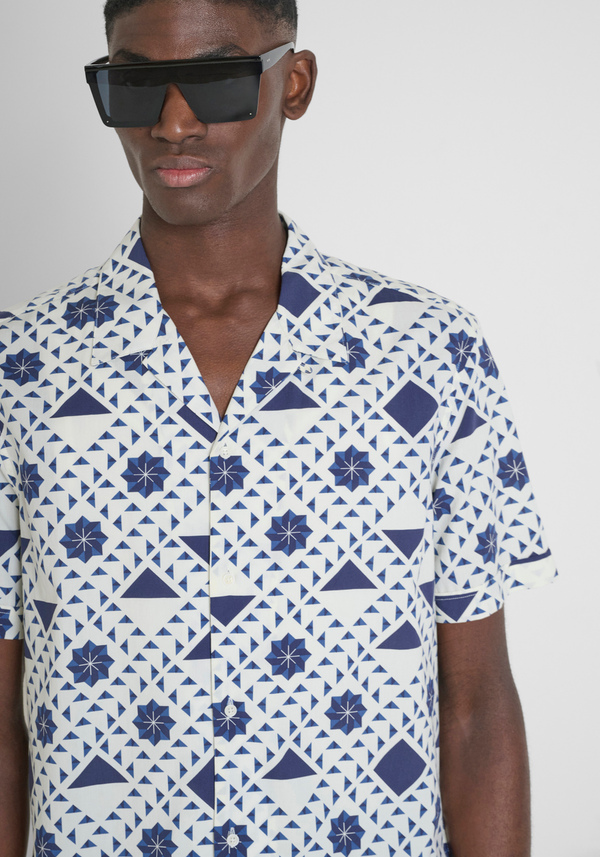 CAMICIA REGULAR STRAIGHT FIT "HONOLULU" IN COTONE STAMPATO E BADGE LOGATO - Antony Morato Online Shop
