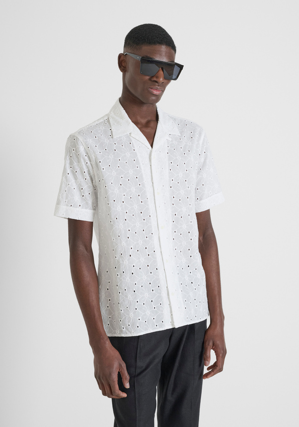 CAMISA REGULAR STRAIGHT FIT «HONOLULU» DE ALGODÓN POPELINA BORDADA - Antony Morato Online Shop