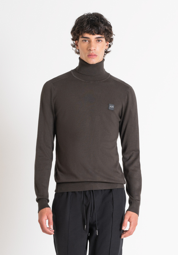 MAGLIA SLIM FIT IN FILATO MISTO VISCOSA CON PATCH LOGATO - Antony Morato Online Shop