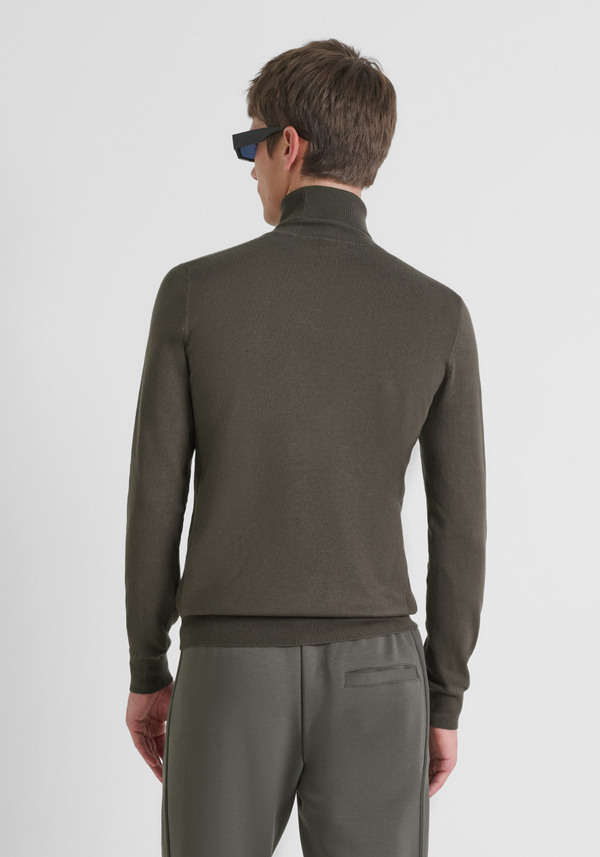 PULL COL ROULÉ SLIM FIT EN FIL MÉLANGE DE VISCOSE AVEC PATCH LOGO - Antony Morato Online Shop