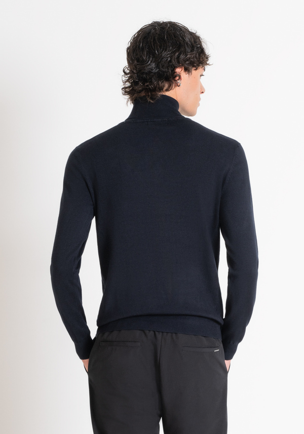 MAGLIA SLIM FIT IN FILATO MISTO VISCOSA CON PATCH LOGATO - Antony Morato Online Shop