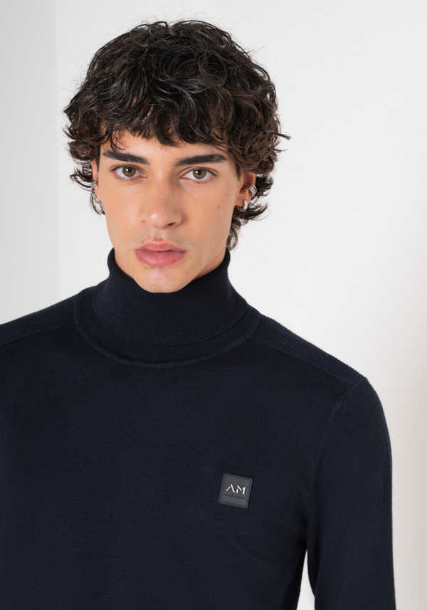 MAGLIA SLIM FIT IN FILATO MISTO VISCOSA CON PATCH LOGATO - Antony Morato Online Shop