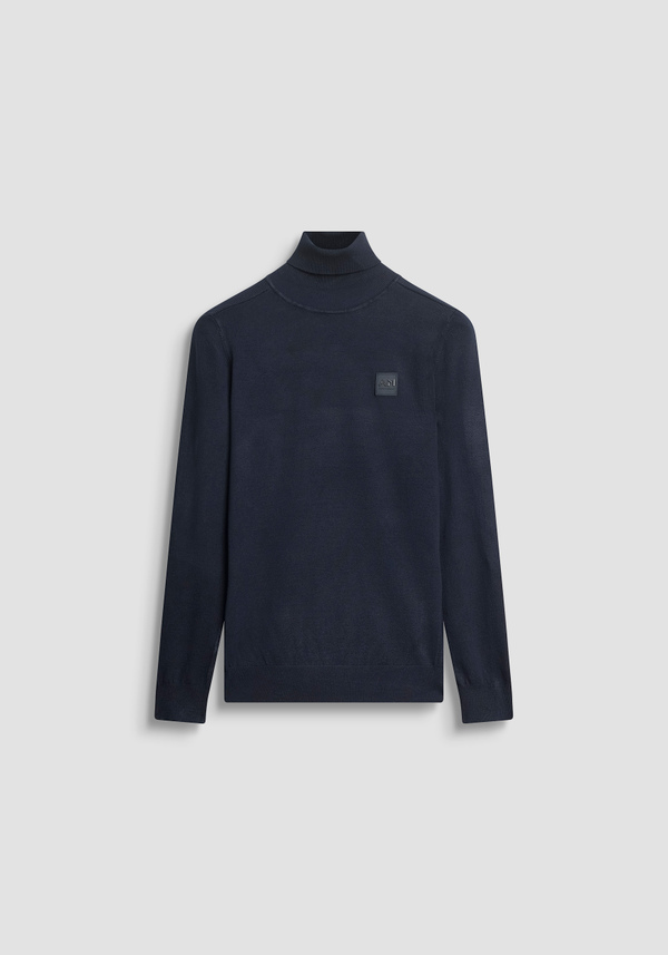 SLIM FIT TURTLENECK SWEATER IN VISCOSE BLEND YARN WITH LOGO PATCH - Antony Morato Online Shop