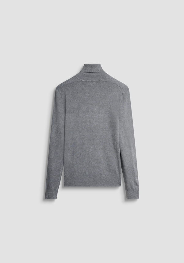 SLIM FIT TURTLENECK SWEATER IN VISCOSE BLEND YARN WITH LOGO PATCH - Antony Morato Online Shop