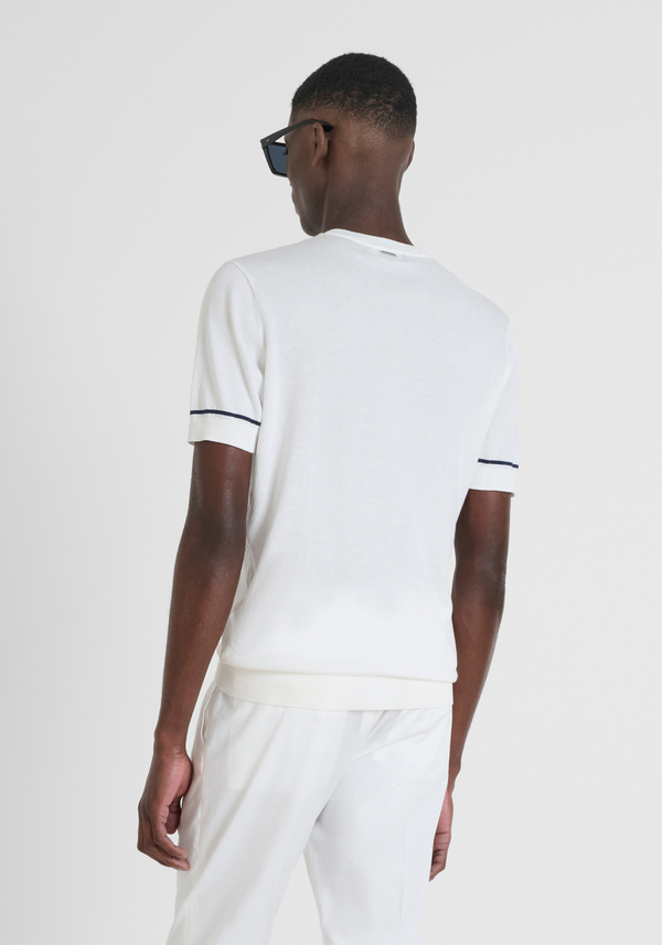 PULL-OVER DE COUPE RÉGULIÈRE EN COTON SUPER FIN AVEC BADGE EN MÉTAL - Antony Morato Online Shop