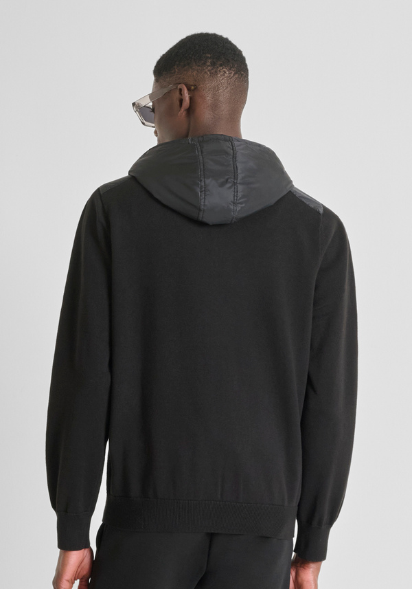 REGULAR FIT HOODIE WITH CONTRASTING INSERTS AND DUPONT SORONA ECO-PADDING - Antony Morato Online Shop