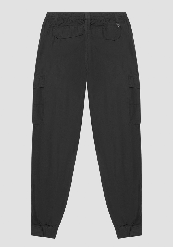 REGULAR FIT CARGO TROUSERS IN COTTON BLEND WITH ELASTICATED WAISTBAND AND VELCRO CLOSURE AT THE BOTTOM - Antony Morato Online Shop