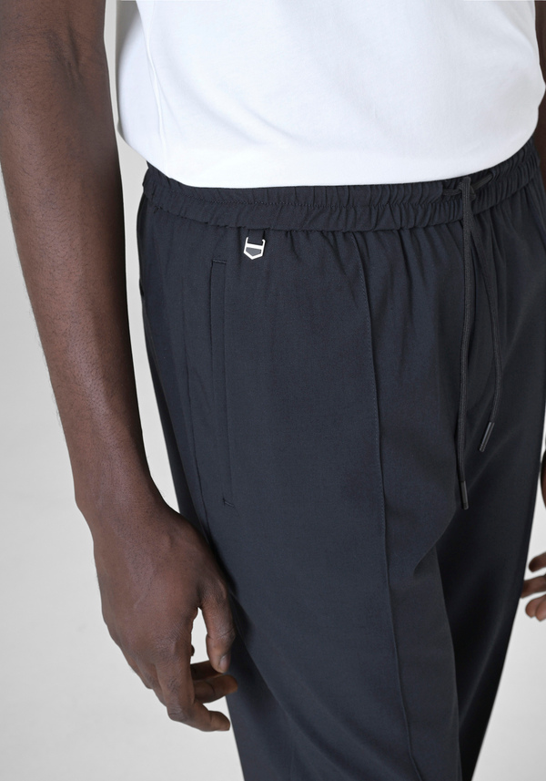 HOSE REGULAR FIT „NATE“ AUS ELASTISCHEM VISKOSE-MISCHGEWEBE - Antony Morato Online Shop