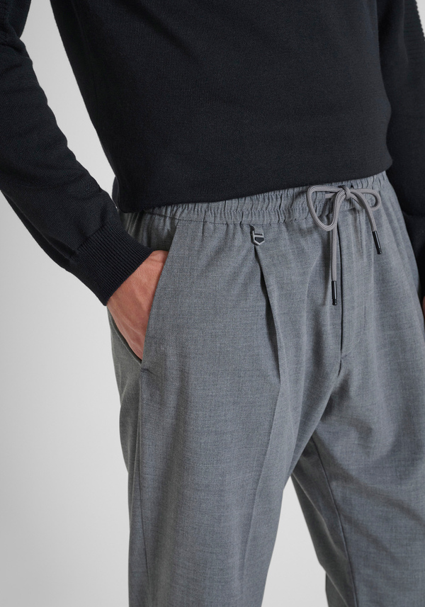 PANTALONES REGULAR FIT «NEIL» EN MEZCLA DE VISCOSA ELÁSTICA - Antony Morato Online Shop