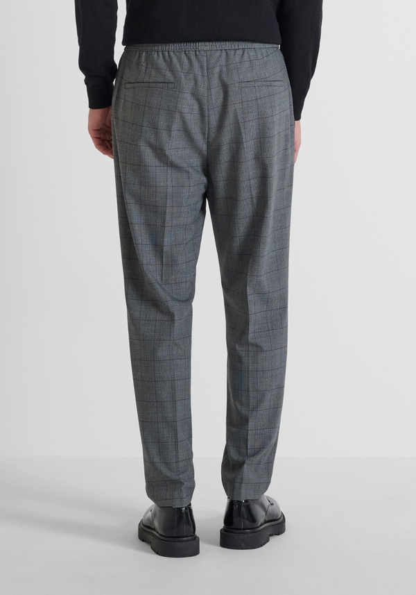 PANTALONES REGULAR FIT «NEIL» EN MEZCLA DE VISCOSA ELÁSTICA CON MOTIVO - Antony Morato Online Shop