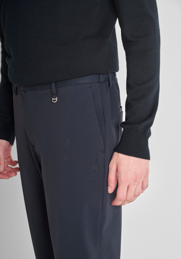 PANTALON SLIM FIT « RAD » EN TISSU TECHNIQUE BI-STRETCH - Antony Morato Online Shop
