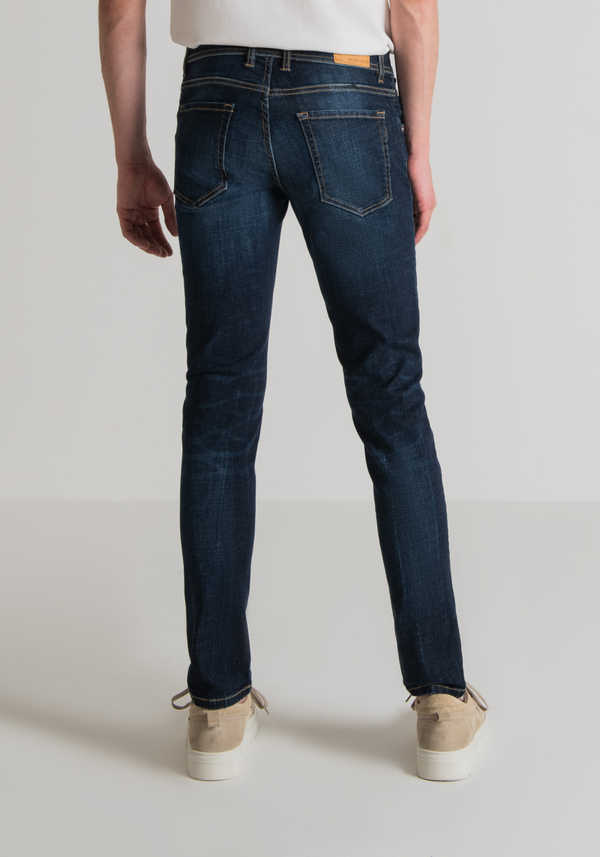 "GILMOUR" SUPER SKINNY FIT JEANS IN STRETCH DENIM BLEND WITH DARK WASH AND CONTRAST STITCHING - Antony Morato Online Shop