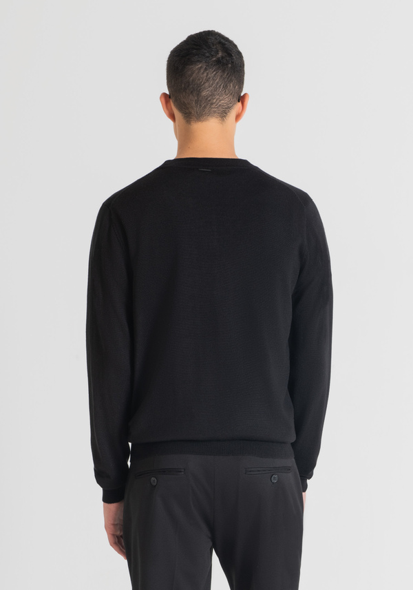 REGULAR FIT SWEATER IN SOFT WOOL-BLEND YARN WITH V-NECK - Antony Morato Online Shop