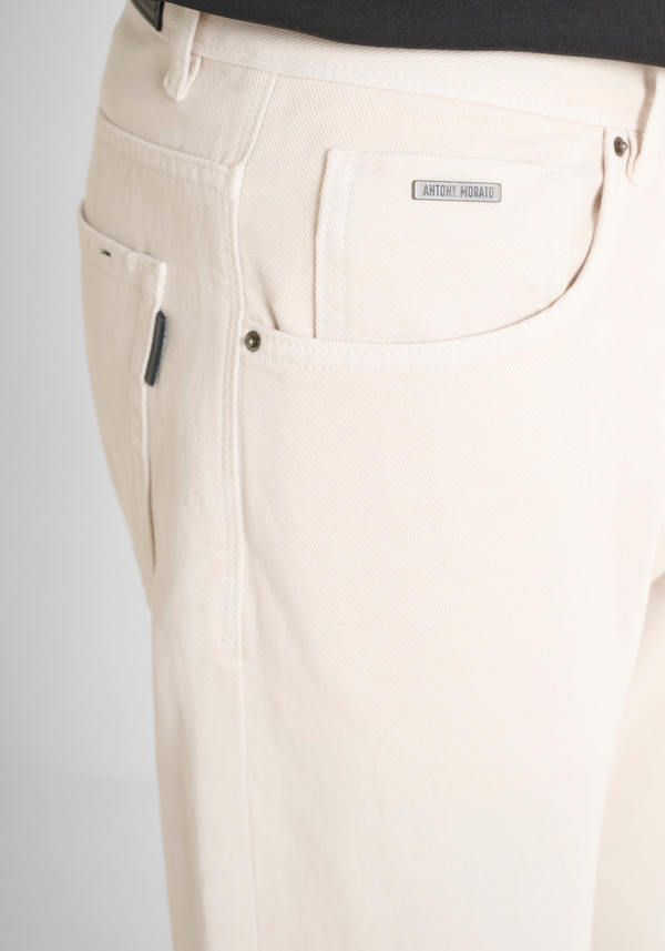 VAQUEROS SLIM STRAIGHT FIT «CLEVE» EN DENIM DE COLOR - Antony Morato Online Shop