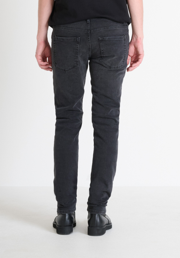 "OZZY" TAPERED FIT ICONIC JEANS IN BLACK STRETCH DENIM - Antony Morato Online Shop