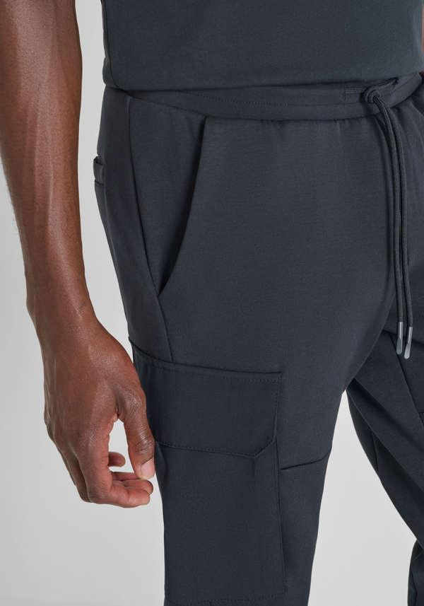 REGULAR FIT JOGGINGHOSE AUS BAUMWOLLMISCHUNG MIT GROSSEN TASCHEN - Antony Morato Online Shop