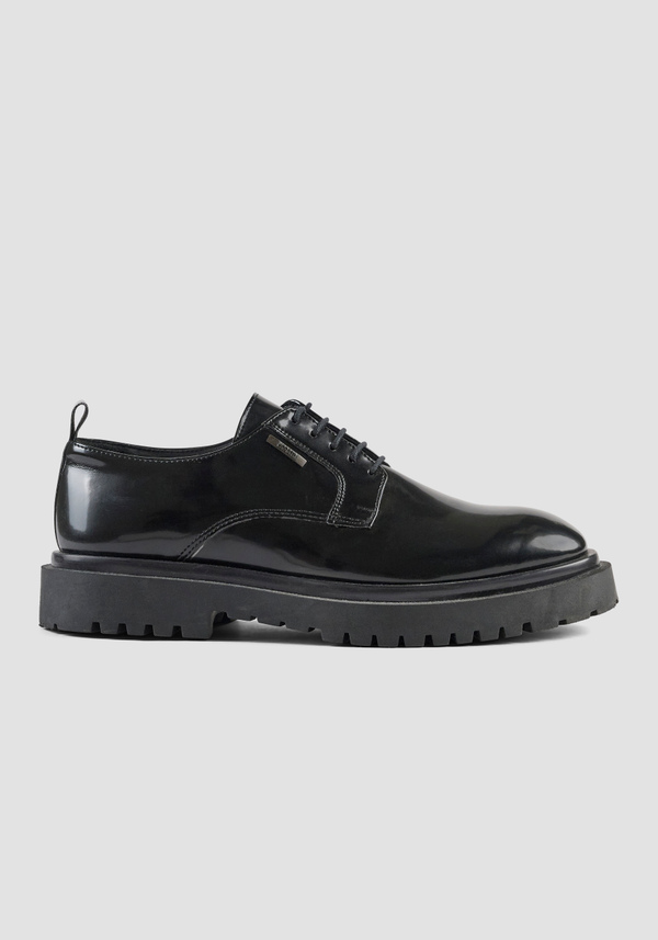 DERBY SHINY « RUSSELL » EN SIMILICUIR VERNI - Antony Morato Online Shop
