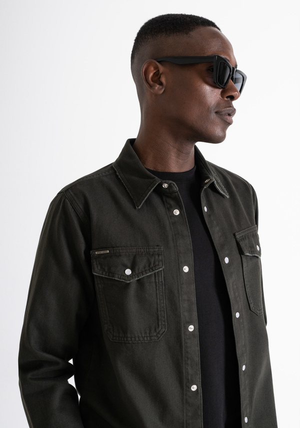 REGULAR FIT SHIRT IN GREEN DENIM WITH POCKETS - Antony Morato Online Shop