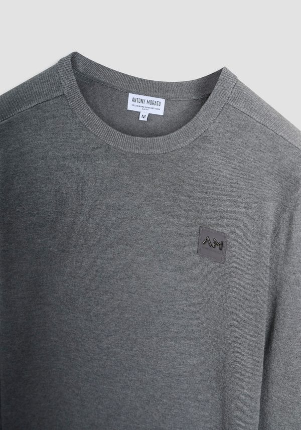 PULL SLIM FIT EN MÉLANGE VISCOSE AVEC PATCH LOGO - Antony Morato Online Shop