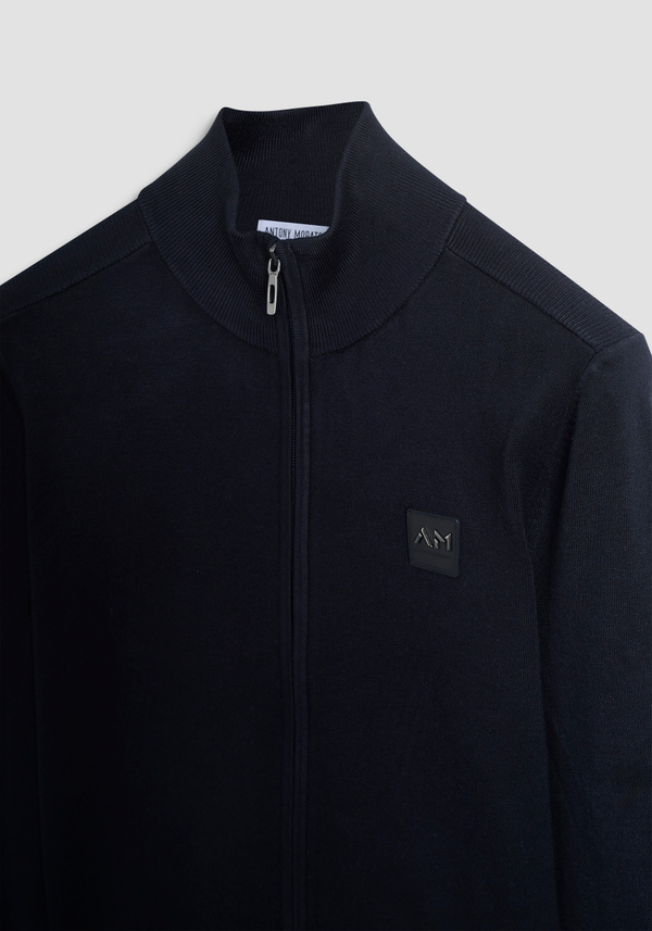 PULLOVER SLIM FIT AUS VISKOSEMISCHUNG MIT LOGO-PATCH UND REISSVERSCHLUSS - Antony Morato Online Shop