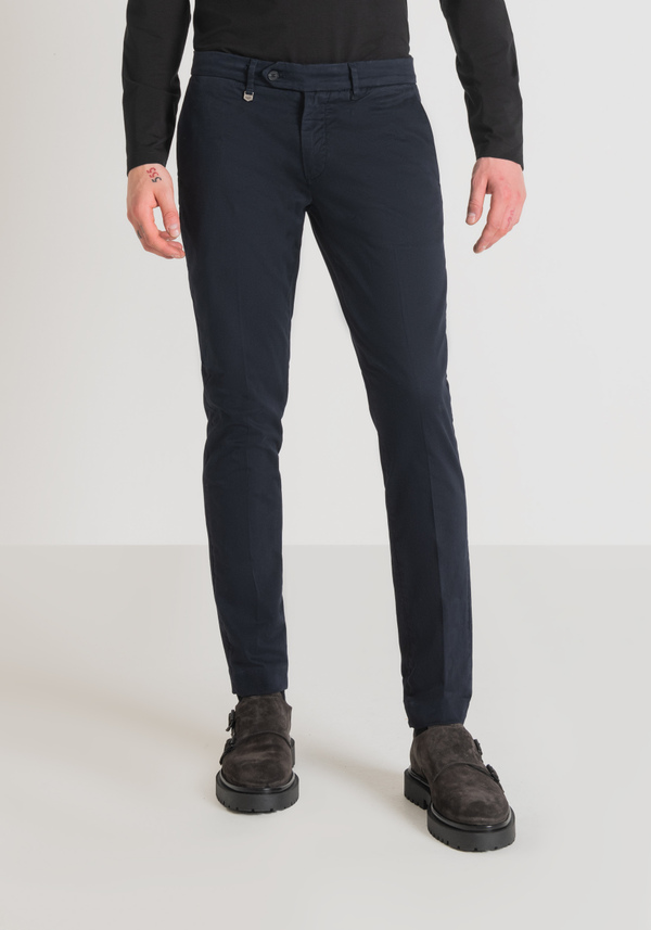 "BRYAN" SKINNY FIT TROUSERS IN SOFT MICRO-WEAVE STRETCH COTTON - Antony Morato Online Shop