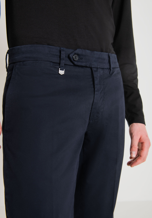 "BRYAN" SKINNY FIT TROUSERS IN SOFT MICRO-WEAVE STRETCH COTTON - Antony Morato Online Shop