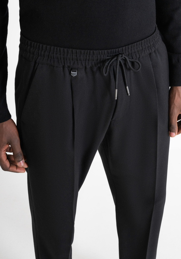 HOSE „NEIL“ REGULAR FIT AUS SCHWARZEM VISKOSE-MISCHGEWEBE - Antony Morato Online Shop