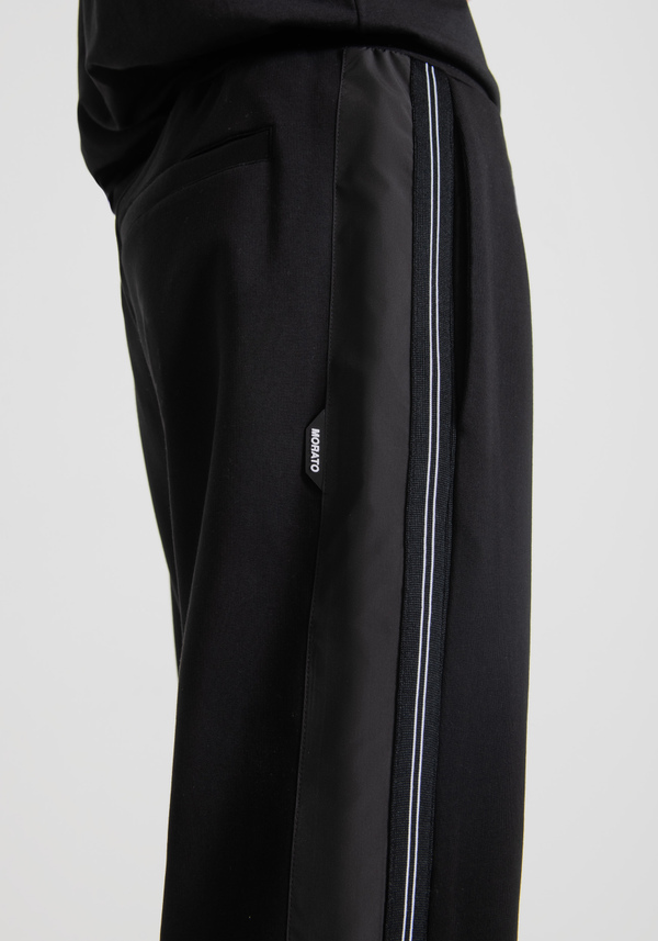 SLIM FIT SWEATPANTS IN STRETCH COTTON WITH CONTRAST IN TECHNICAL FABRIC - Antony Morato Online Shop