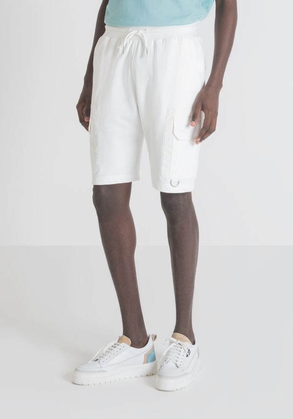 REGULAR FIT SHORTS IN STRETCH COTTON BLEND FABRIC WITH TONE-ON-TONE POCKETS - Antony Morato Online Shop