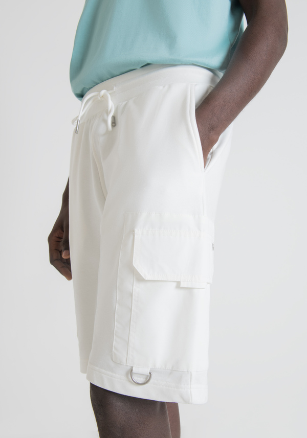 REGULAR FIT SHORTS IN STRETCH COTTON BLEND FABRIC WITH TONE-ON-TONE POCKETS - Antony Morato Online Shop