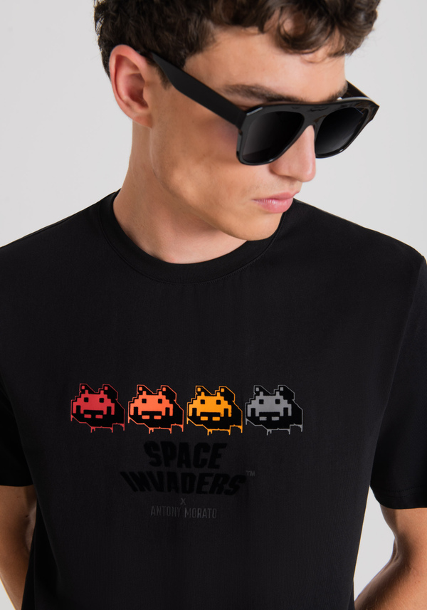 T-SHIRT REGULAR FIT IN 100% COTONE CON STAMPA SPACE INVADERS - Antony Morato Online Shop