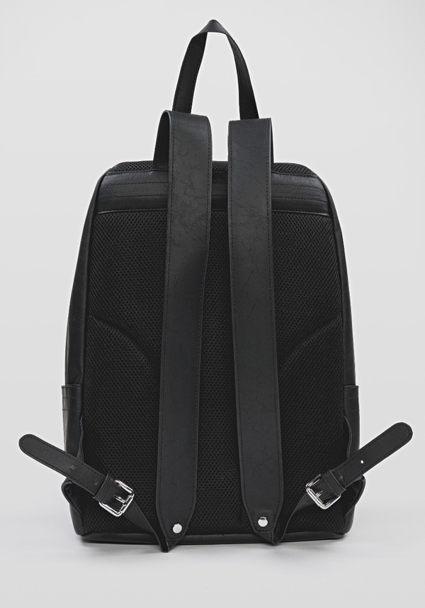ZAINO IN ECOPELLE CON PANNELLO POSTERIORE IN RETE TRASPIRANTE - Antony Morato Online Shop