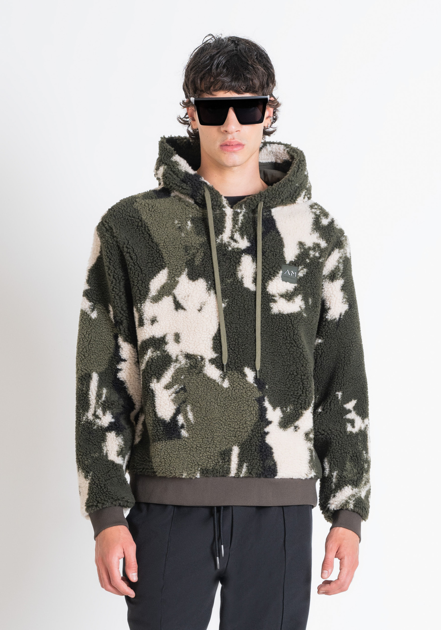 SUDADERA CON CAPUCHA REGULAR FIT CON ESTAMPADO DE CAMUFLAJE - Antony Morato Online Shop