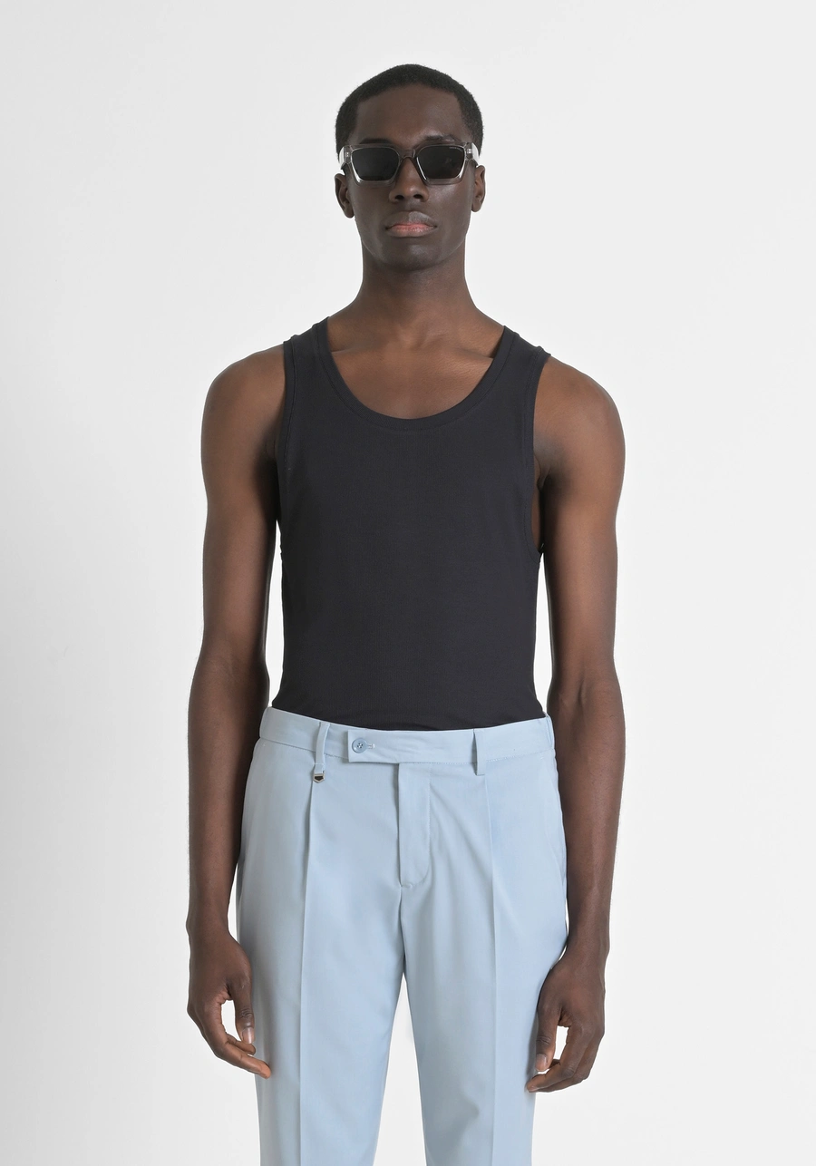 T-SHIRT REGULAR FIT AUS WEICHEM STRETCH-GEWEBE MIT AUFGENÄHTER LOGO-PLAKETTE AUF DER RÜCKSEITE - Antony Morato Online Shop