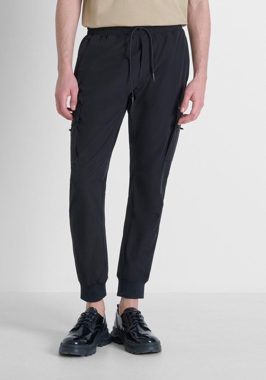 HOSE REGULAR FIT „KENT“ AUS BAUMWOLL-MISCHGEWEBE MIT GUMMIZUG AN DEN BEINABSCHLÜSSEN - Antony Morato Online Shop