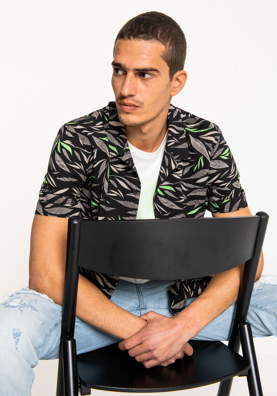 REGULAR-FIT SHIRT IN COTTON-AND-VISCOSE POPLIN WITH AN ALL-OVER LEAF PRINT - Antony Morato Online Shop