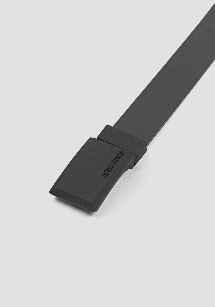 REVERSIBLE BELT WITH A RUBBER-LOOK LEATHER SIDE AND SOFT-TOUCH PLATE DETAIL - Antony Morato Online Shop