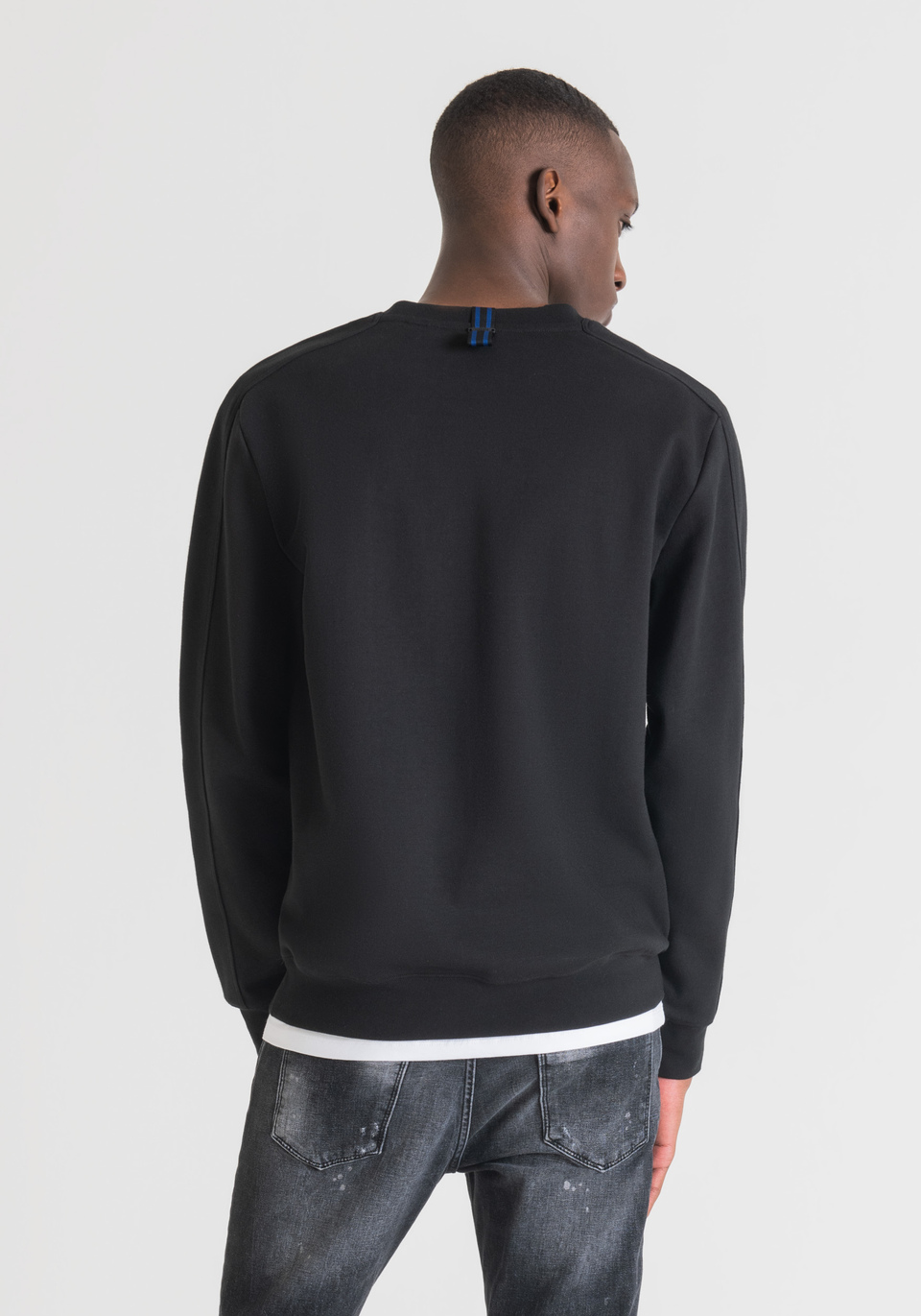 CREW-NECK REGULAR-FIT SWEATSHIRT IN A SOFT FABRIC WITH A LOGO DETAIL - Antony Morato Online Shop
