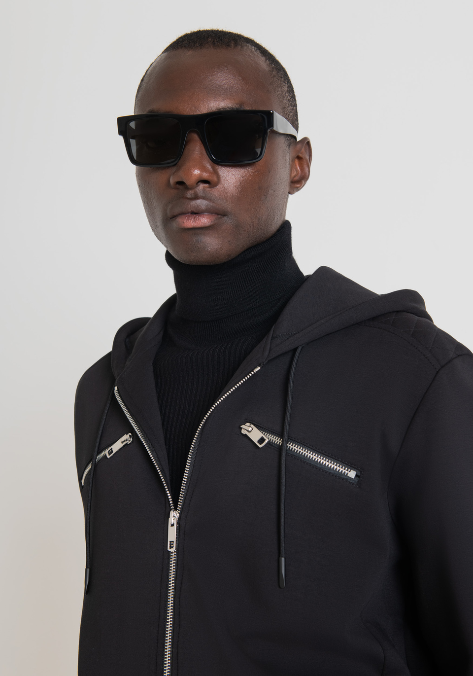 REGULAR FIT HOODIE WITH ZIP AND QUILTED DETAILS - Antony Morato Online Shop
