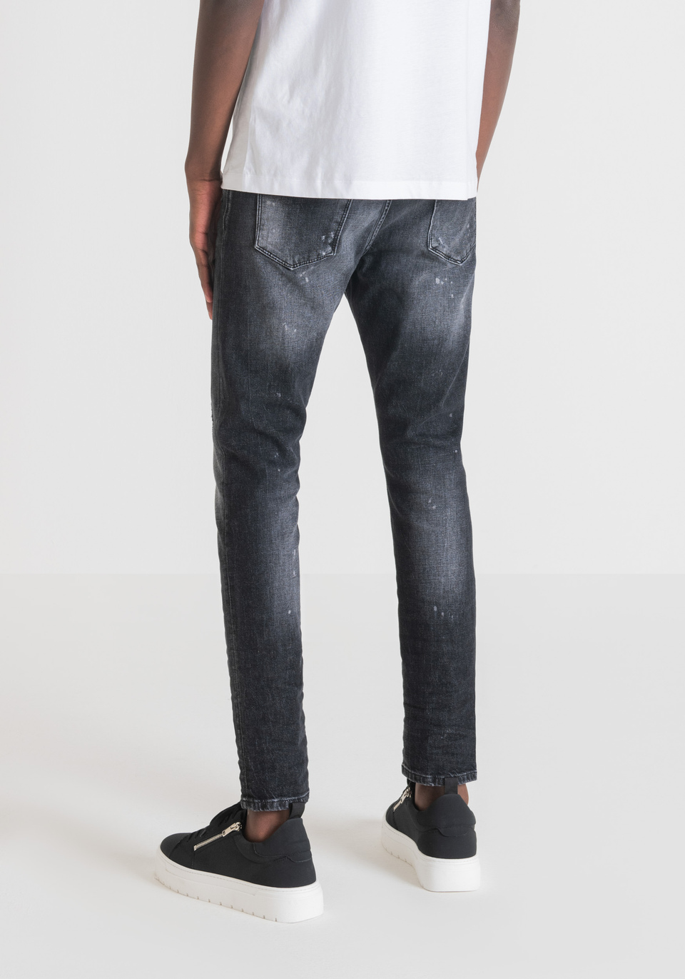 “KENNY” CARROT FIT JEANS IN RECYCLED MATERIAL - Antony Morato Online Shop