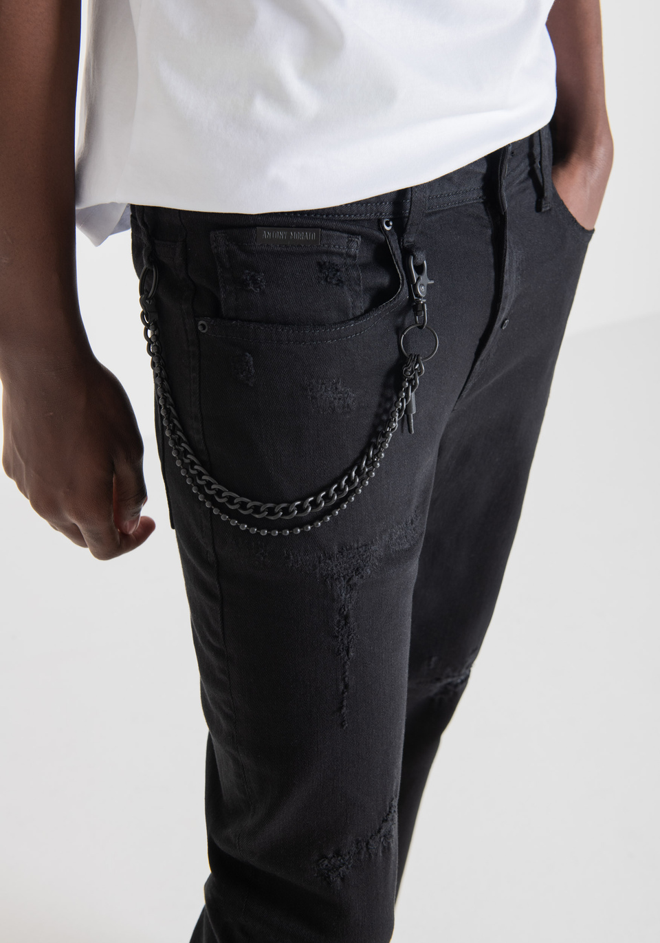 “IGGY” TAPERED-FIT JEANS IN STRETCH DENIM - Antony Morato Online Shop