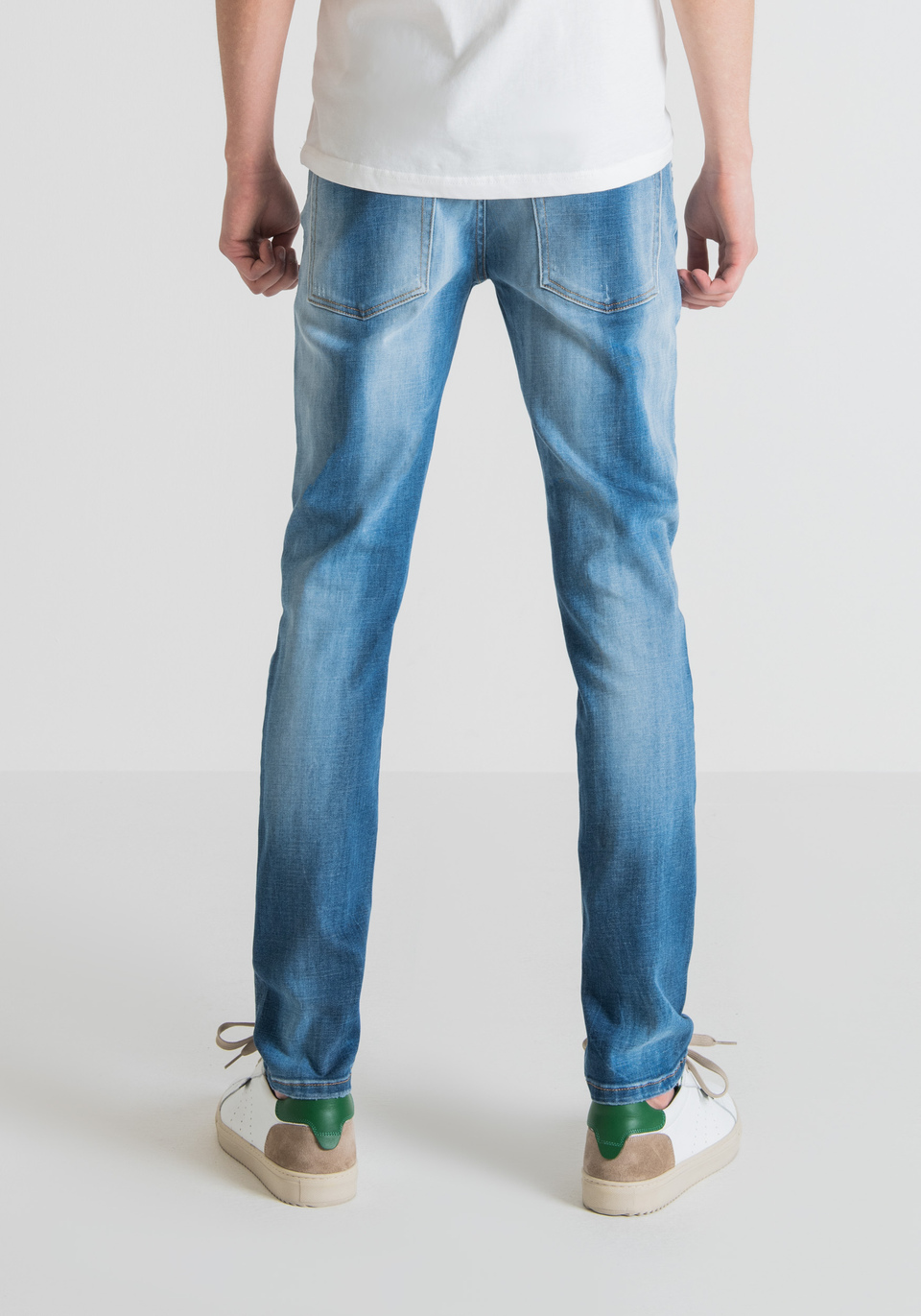 JEANS TAPERED FIT “OZZY” IN STRETCH DENIM EFFETTO USED - Antony Morato Online Shop