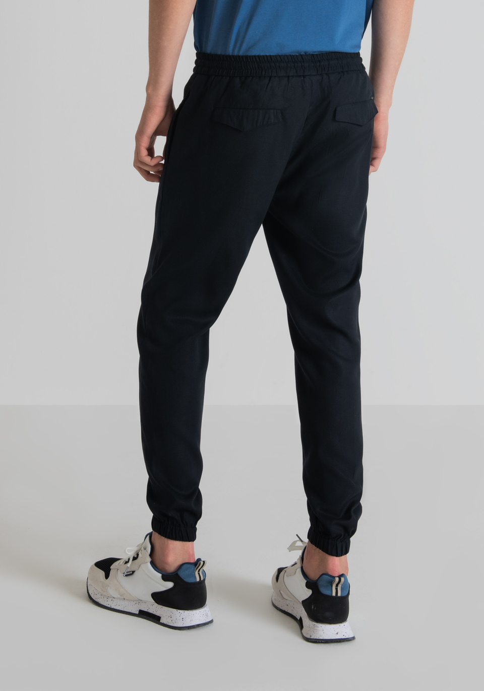 PANTALONI CARROT FIT IN LYOCELL STRETCH CON COULISSE - Antony Morato Online Shop