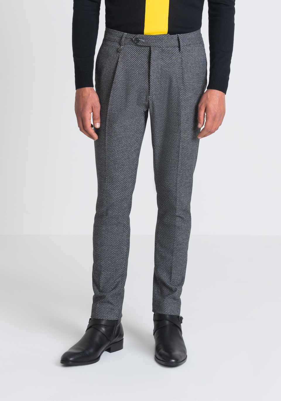 CARROT-FIT “QUENTIN” TROUSERS IN A SOFT STRETCH FABRIC - Antony Morato Online Shop