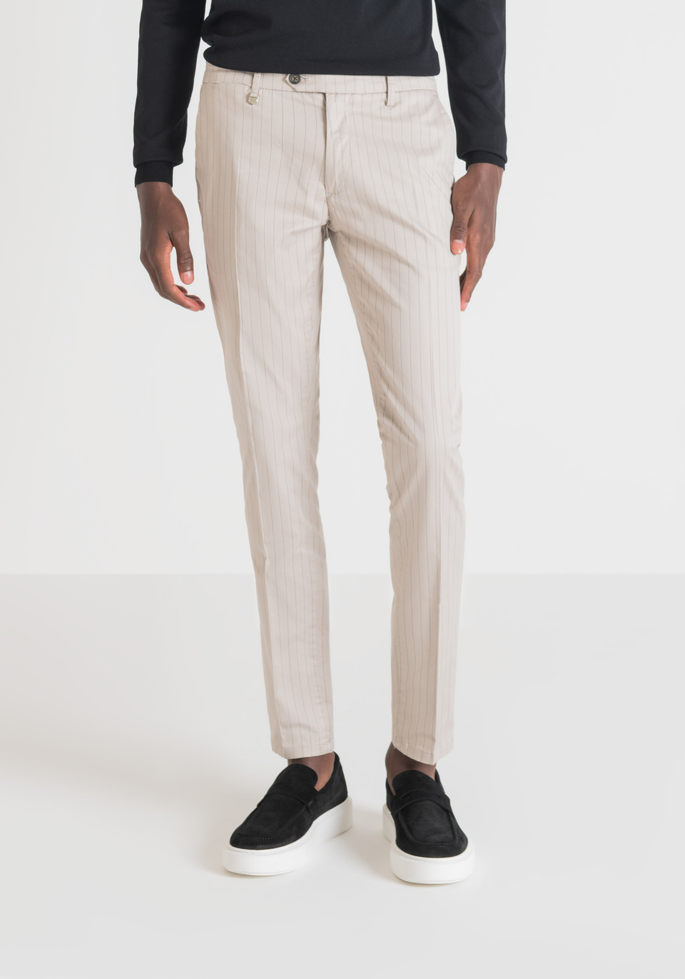 SKINNY-FIT “BRYAN” TROUSERS IN STRIPED COTTON AND LINEN - Antony Morato Online Shop