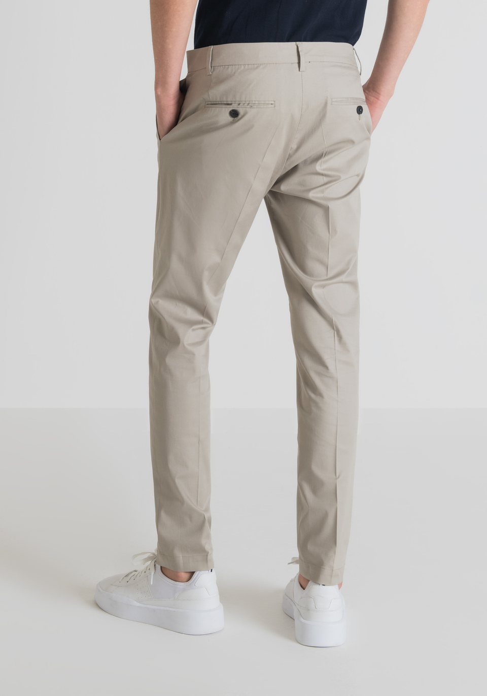 SKINNY-FIT “BRYAN” TROUSERS MADE FROM STRETCHY COTTON TWILL - Antony Morato Online Shop