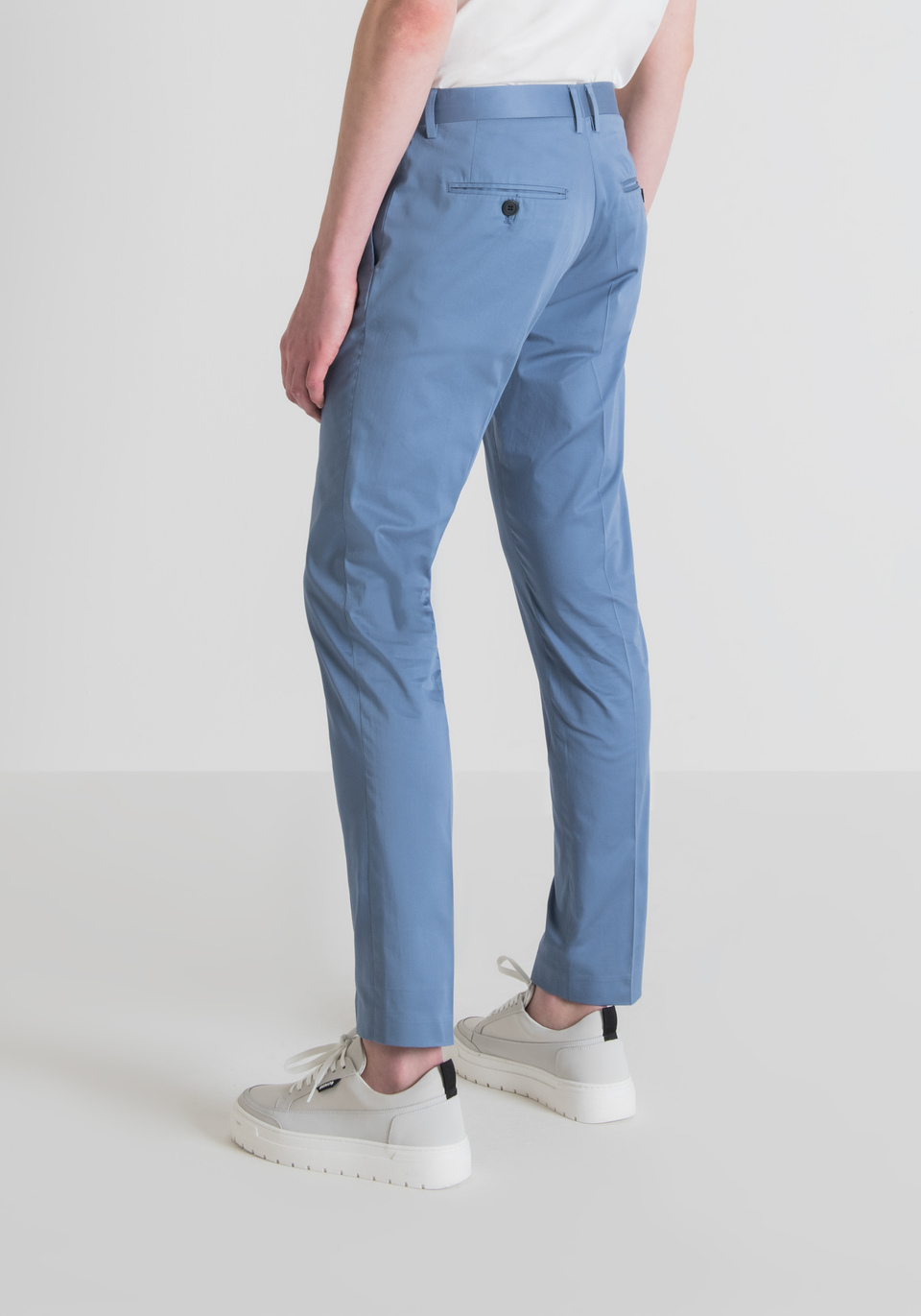 “BONNIE” SLIM-FIT TROUSERS IN LIGHTWEIGHT SATEEN-FINISH COTTON - Antony Morato Online Shop
